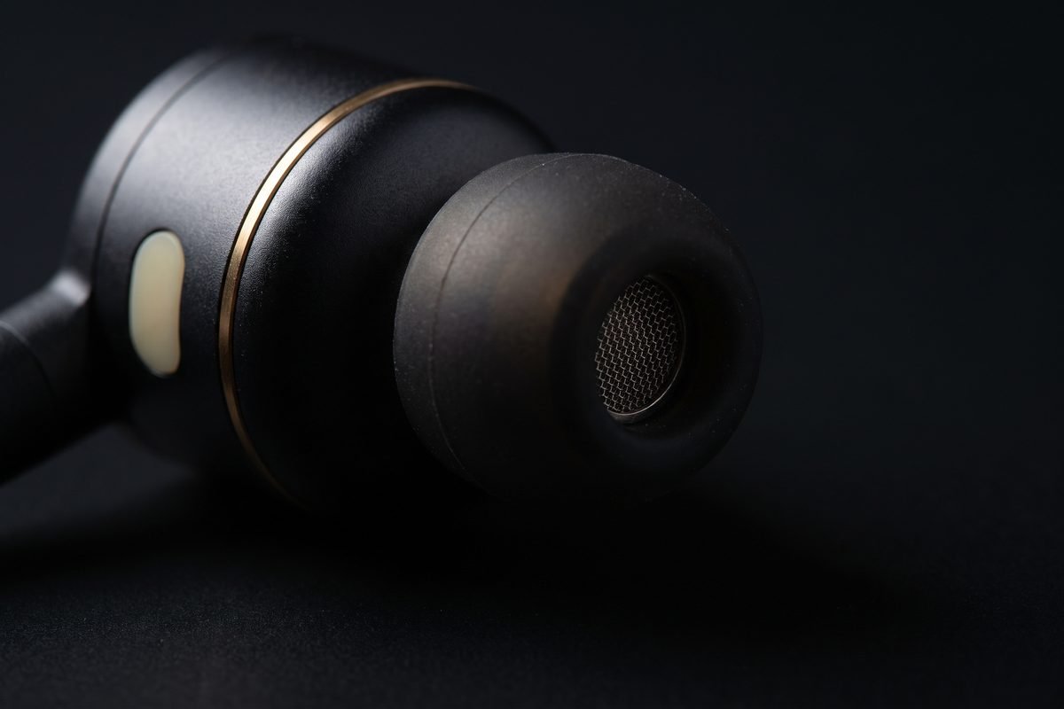 Nozzle and ear tip, macro detail render
